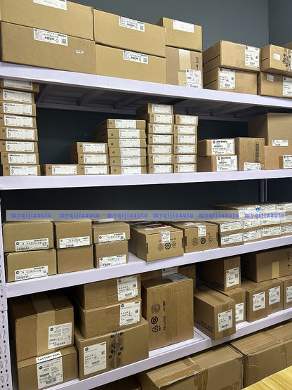 Allen-Bradley 1756-A7 AB 1756A7 ControlLogix 7 Slots Chassis Fast delivery