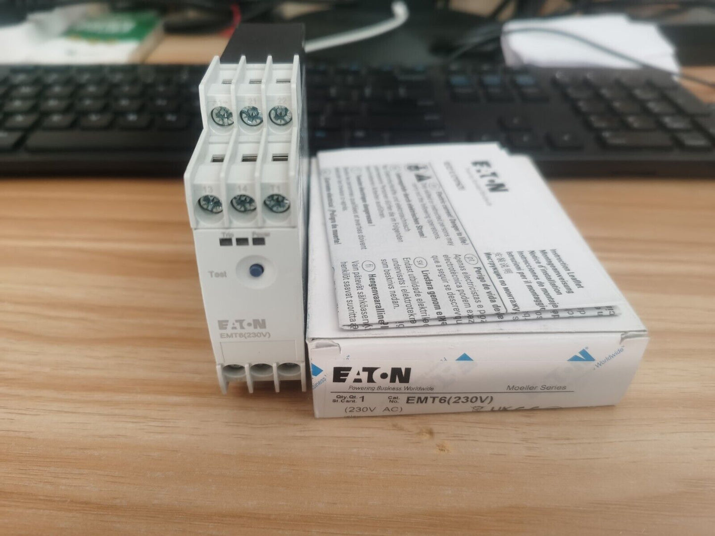 1PCS  Eaton Moeller EMT6 Relay 230VAC In Box