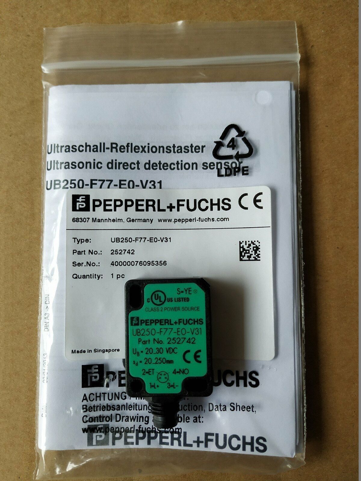 Ultrasonic Sensor UB250-F77-E0-V31 Fast Ship - PEPPERL+FUCHS