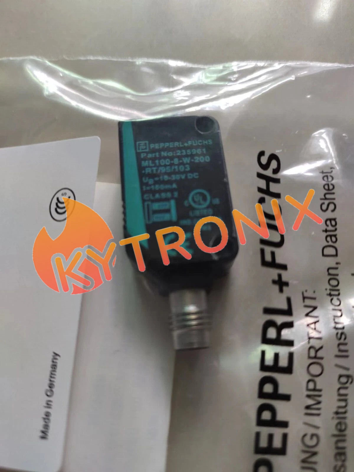 1Pcs PEPPERL+FUCHS ML100-8-W-200-RT/95/103 235961 photoelectric sensor
