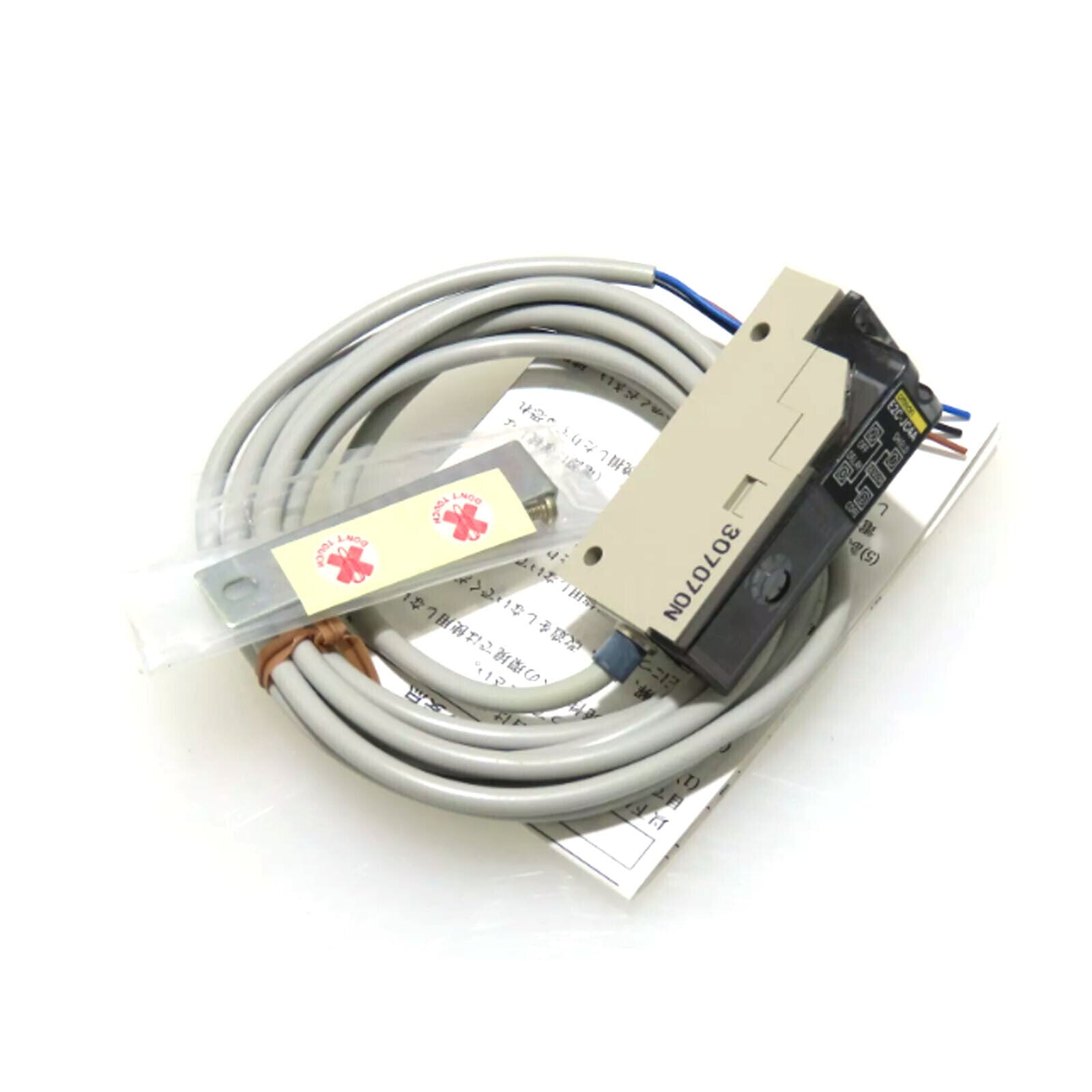 new  Omron E2C-JC4AP 12-24VDC Proximity Switch