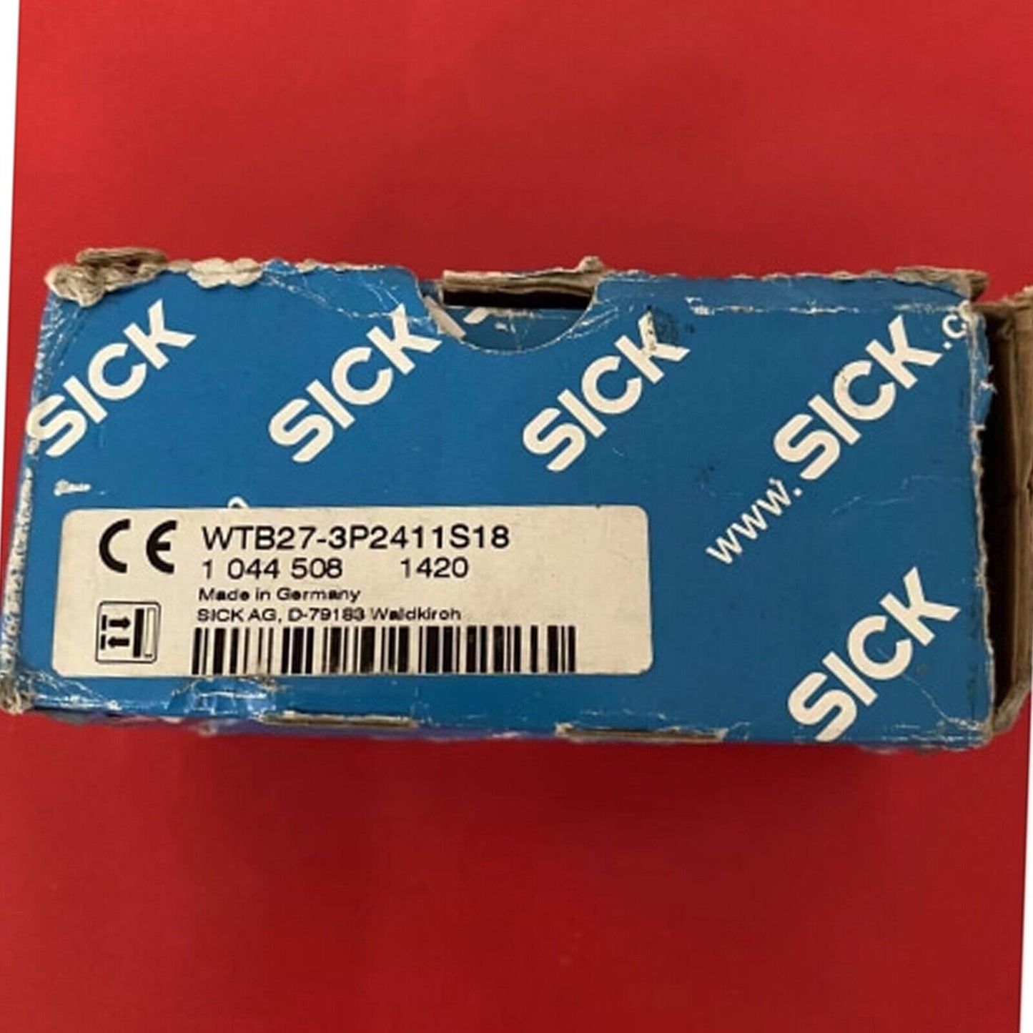 Photoelectric Sensor WTB27-3P2411S18 - ONE SICK