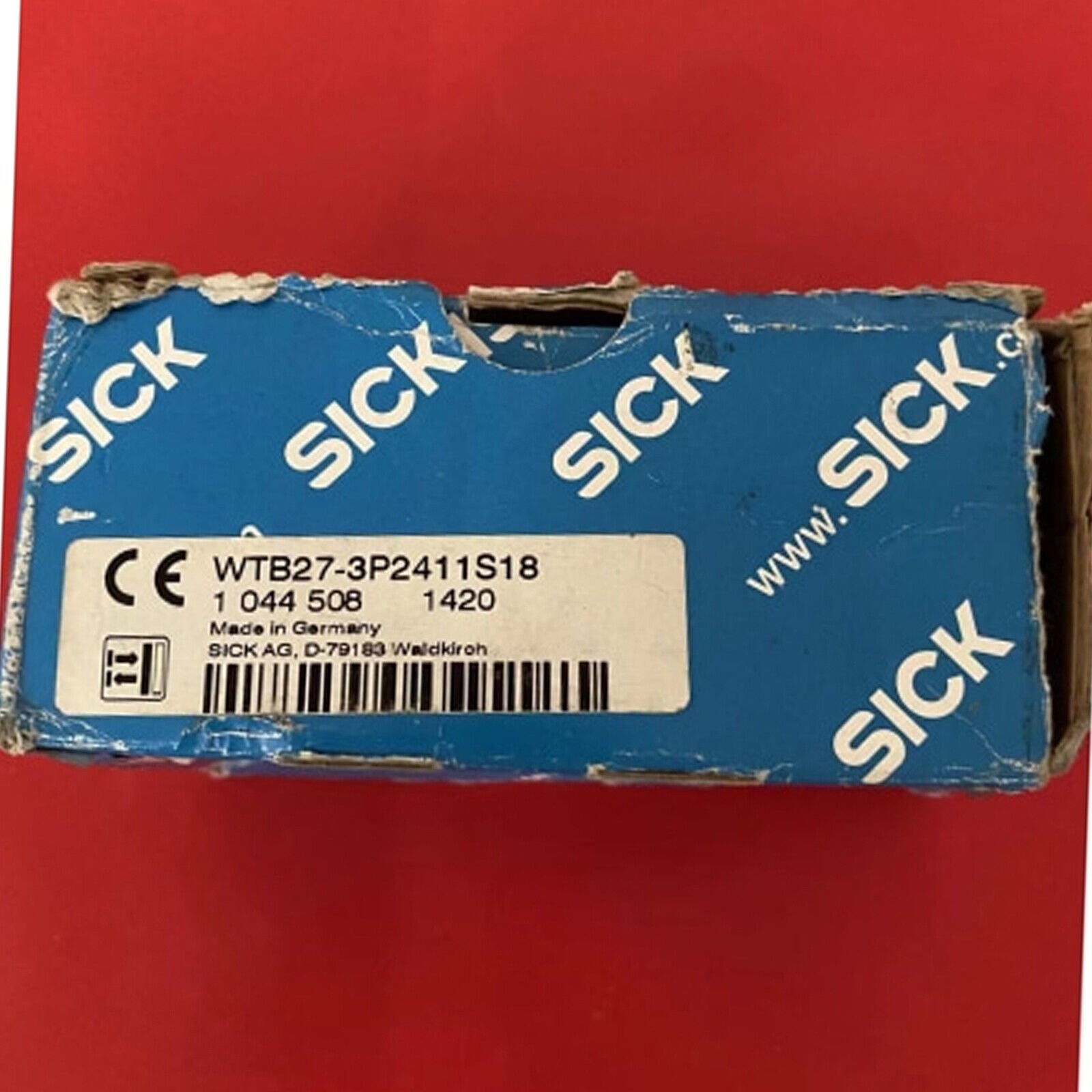 Photoelectric Sensor WTB27-3P2411S18 - ONE SICK