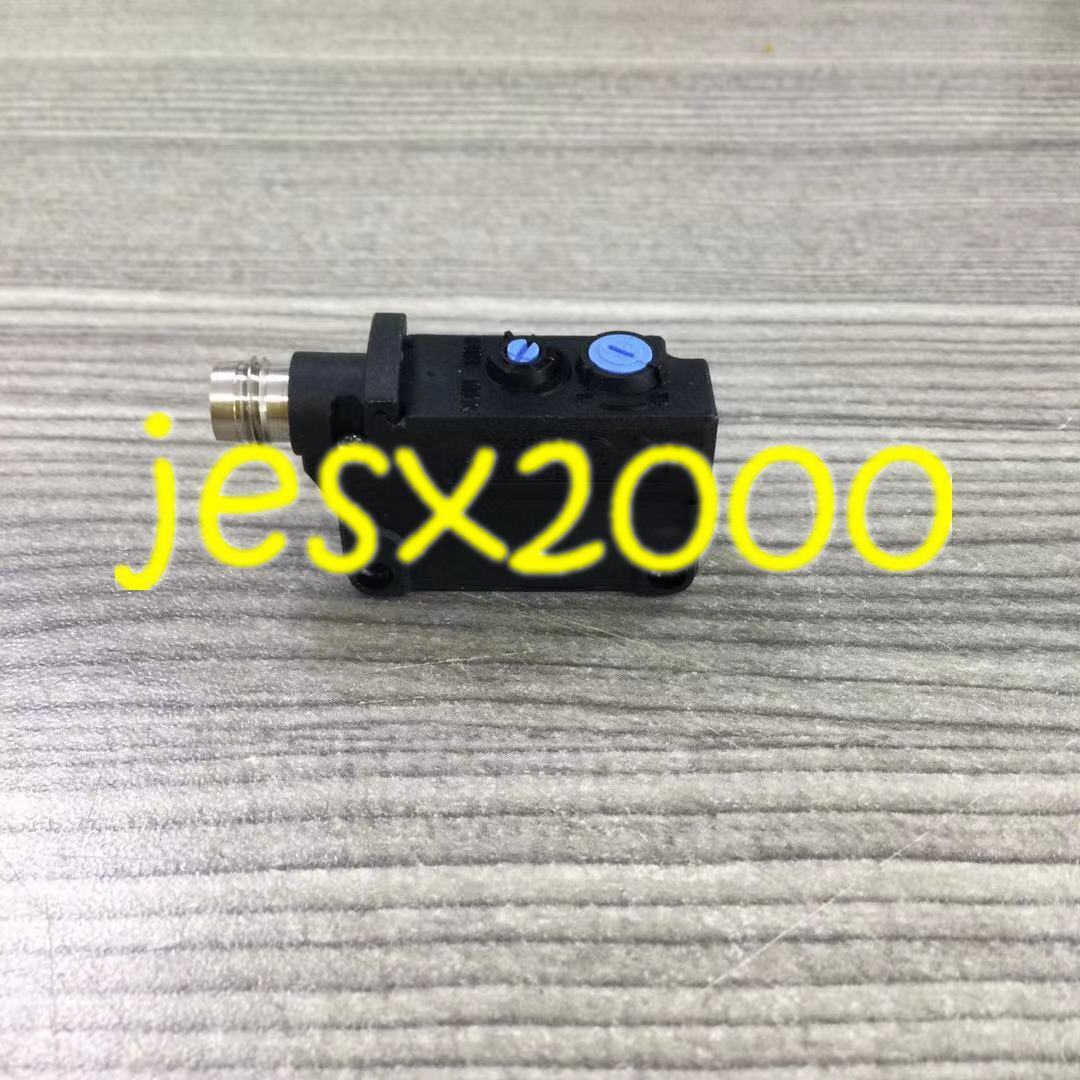 KEYENCE PZ-G61CP Photoelectric Sensor - 1PC New - KEYENCE