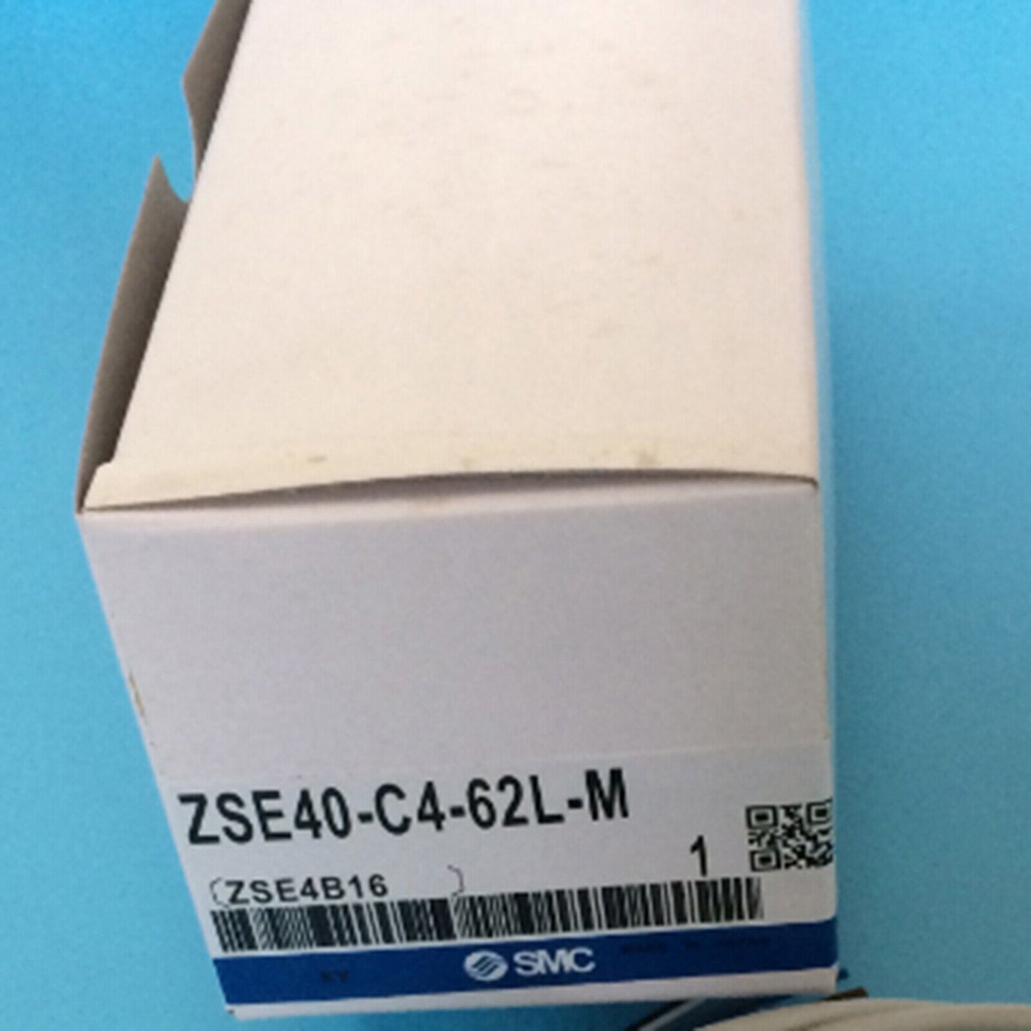 Digital Pressure Switch SMC ZSE40-C4-62L-M 1PC | Reliable Pressure Monitoring Solution | SMC Professional Pressure Switch | Industrial Pressure Transducer - SMC