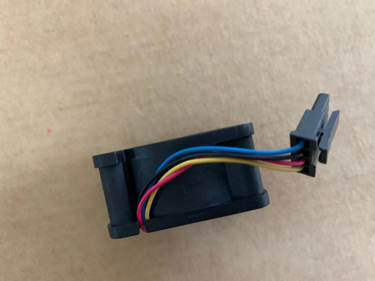 new 1pcs Y.S.TECH NYW04020005BSS 4020 4CM 5V 0.32A 4-wire PWM cooling fan