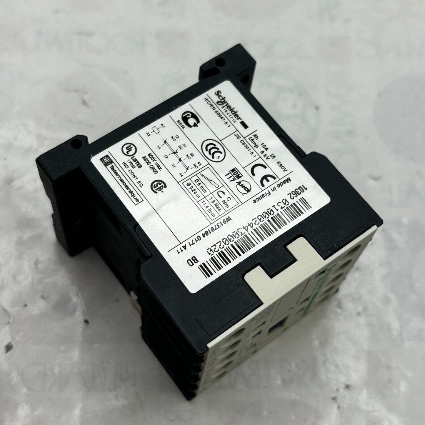 new Schneider CA3KN31BD3 Control Relay 24VDC Coil - SCHNEIDER