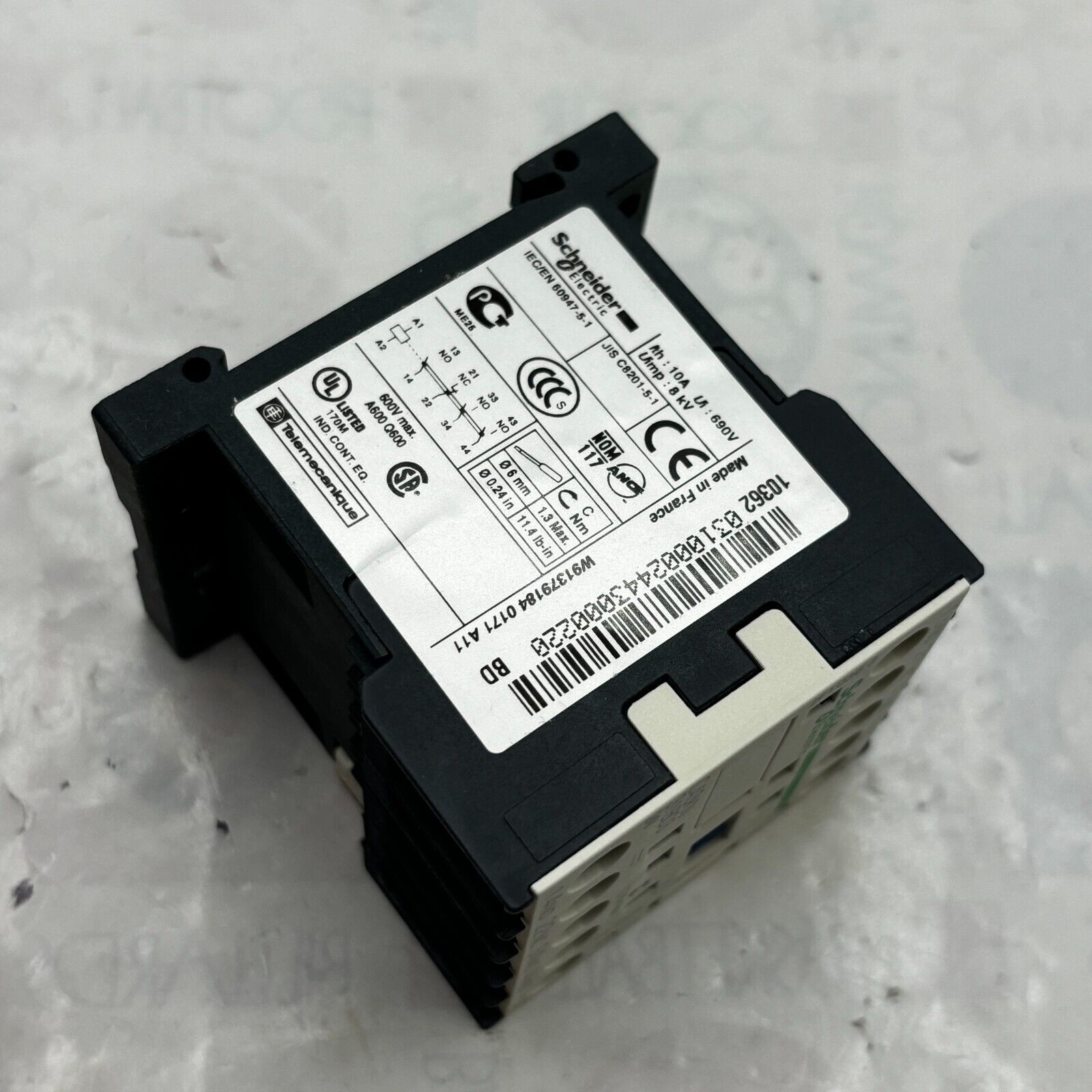 new Schneider CA3KN31BD3 Control Relay 24VDC Coil