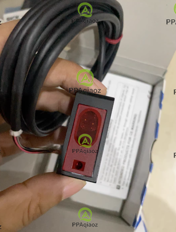 1 Piece Panasonic HGC1400P Laser Displacement Sensor Model HG-C1400-P - PANASONIC