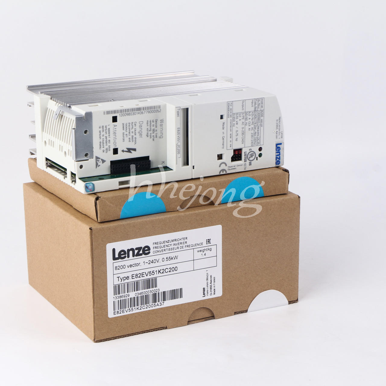 new 1PCS  Lenze Inverter E82EV551_2C200 E82EV551K2C200