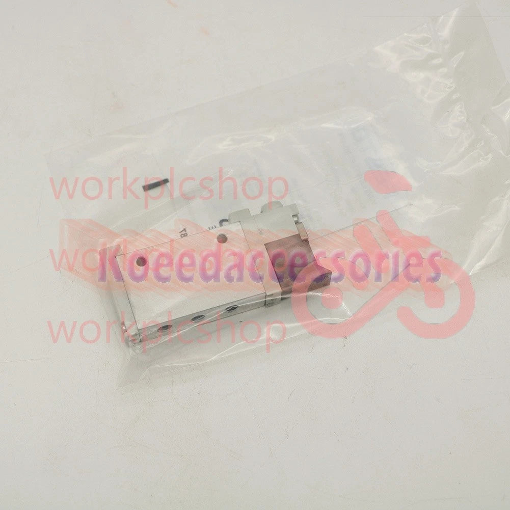 1PC FESTO VUVG-L10-M52-RT-M5-1P3 566457 Solenoid Valve