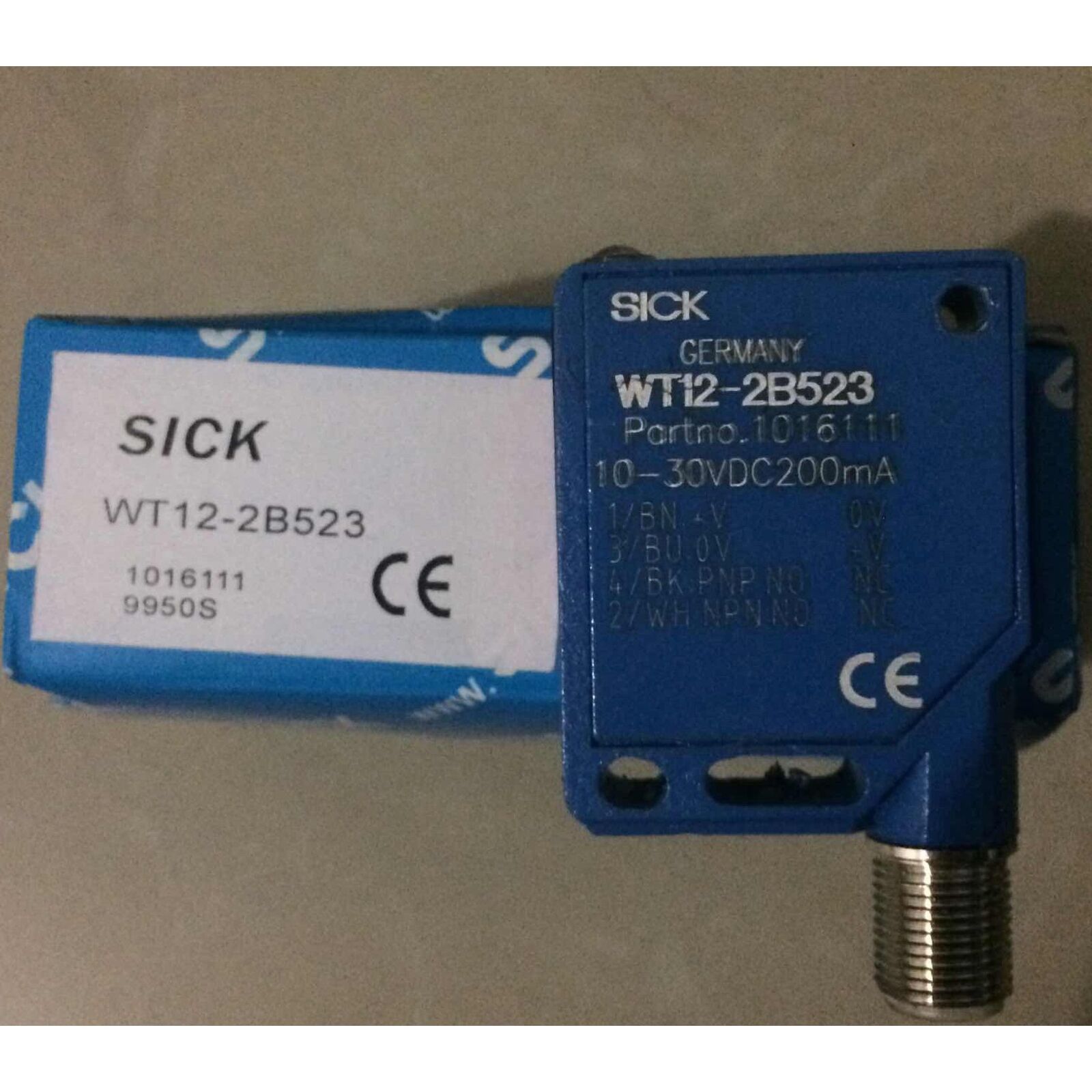 new 1 piece   sick WT12-2B523 Photoelectric Sensor ship