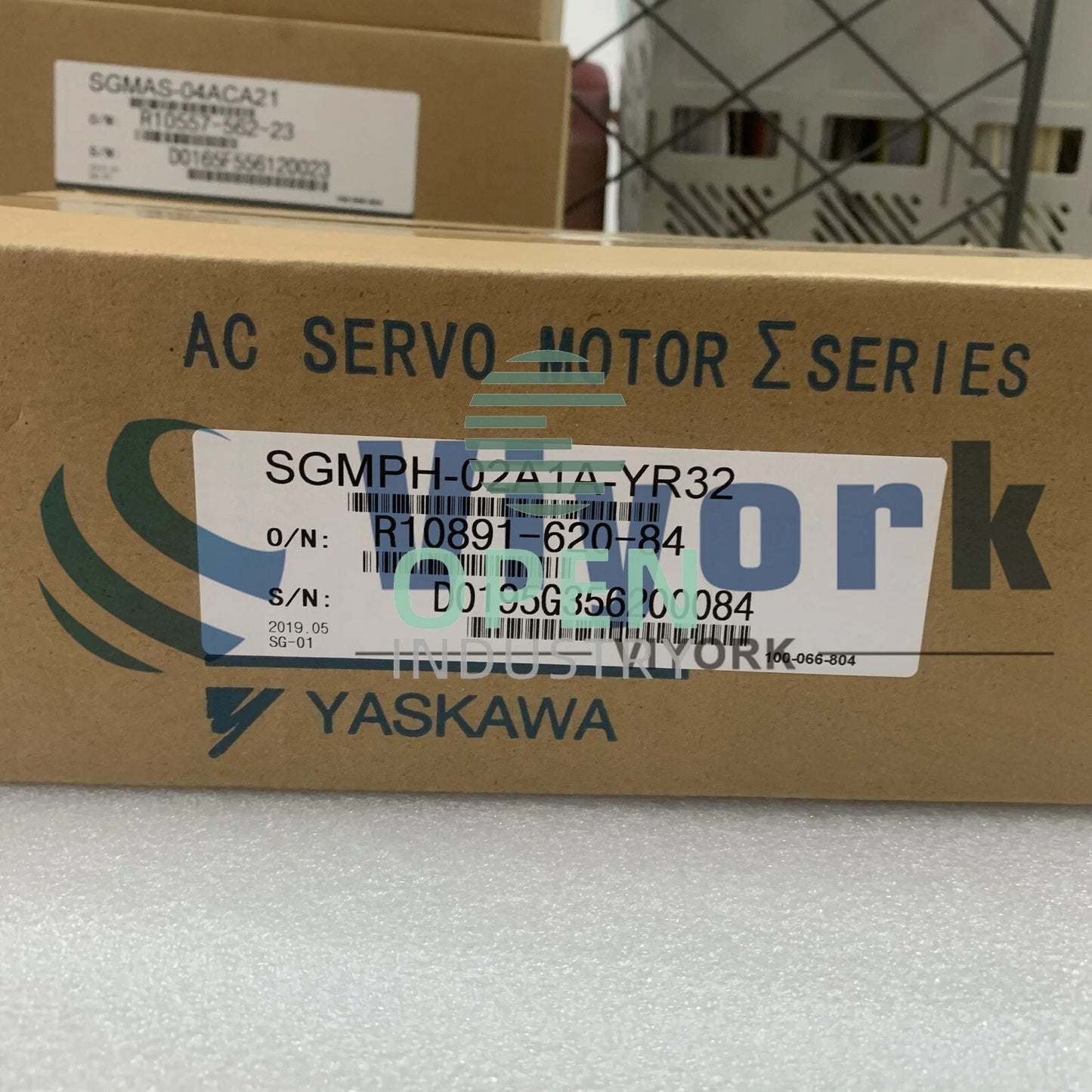 1PCS Yaskawa SGMPH-02A1A-YR32 AC SERVO MOTOR 200W 200V 2AMP 3000RPM