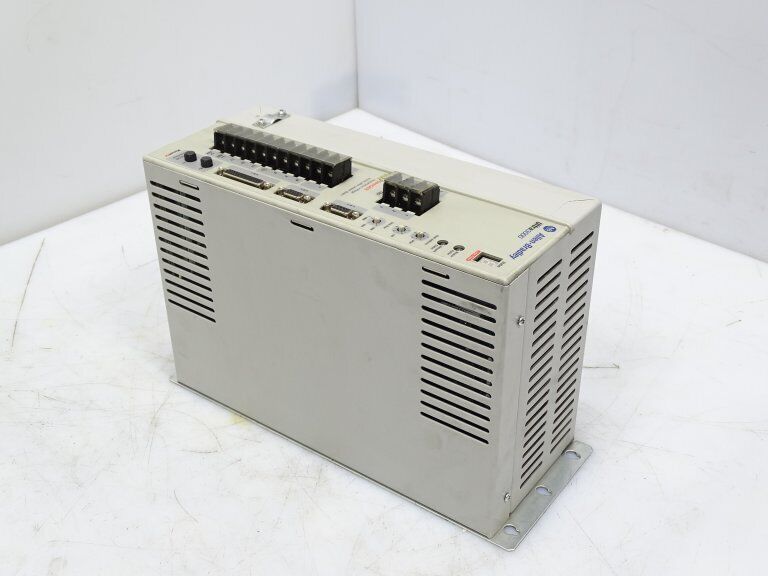 Allen Bradley 2098-DSD-HV030-SE Servo Drive - High Performance Motor with Encoder - ALLEN BRADLEY
