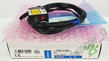 OMRON E3C-LD21 Photoelectric Sensor Switch - OMRON