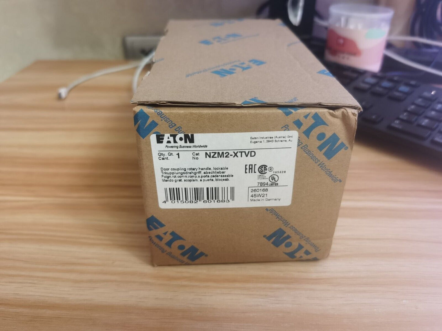 new 1PCS Eaton Moeller NZM2-XTVD NZM2XTVD Rotary Handle In Box - EATON MOELLER