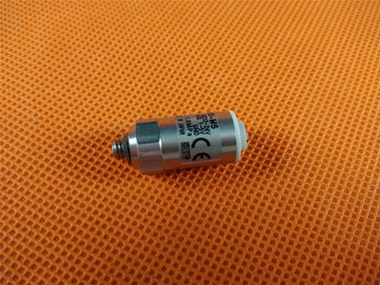 1PC SMC PSE530-M5 Pressure Switch PSE530M5 Free Shipping