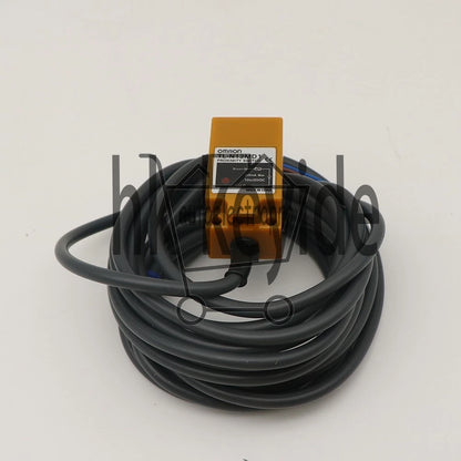 1PCS Omron TL-N12MD1 5M Proximity Switch Free Shipping
