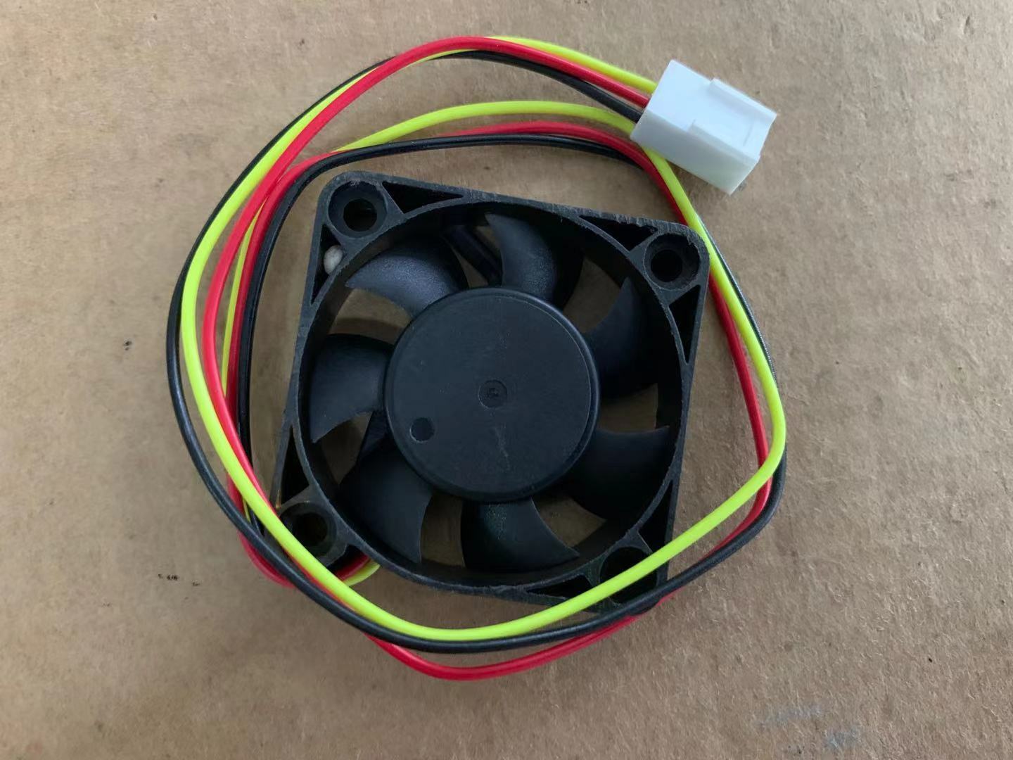 new EVERCOOL EC4010M12CA Mute cooling fan DC12V 0.07A 40*40*10mm 3wire