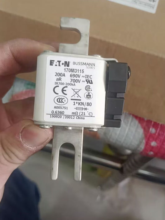 1PC  Eaton Moeller Bussmann 170M3115 Fuses 200A 690V In Box