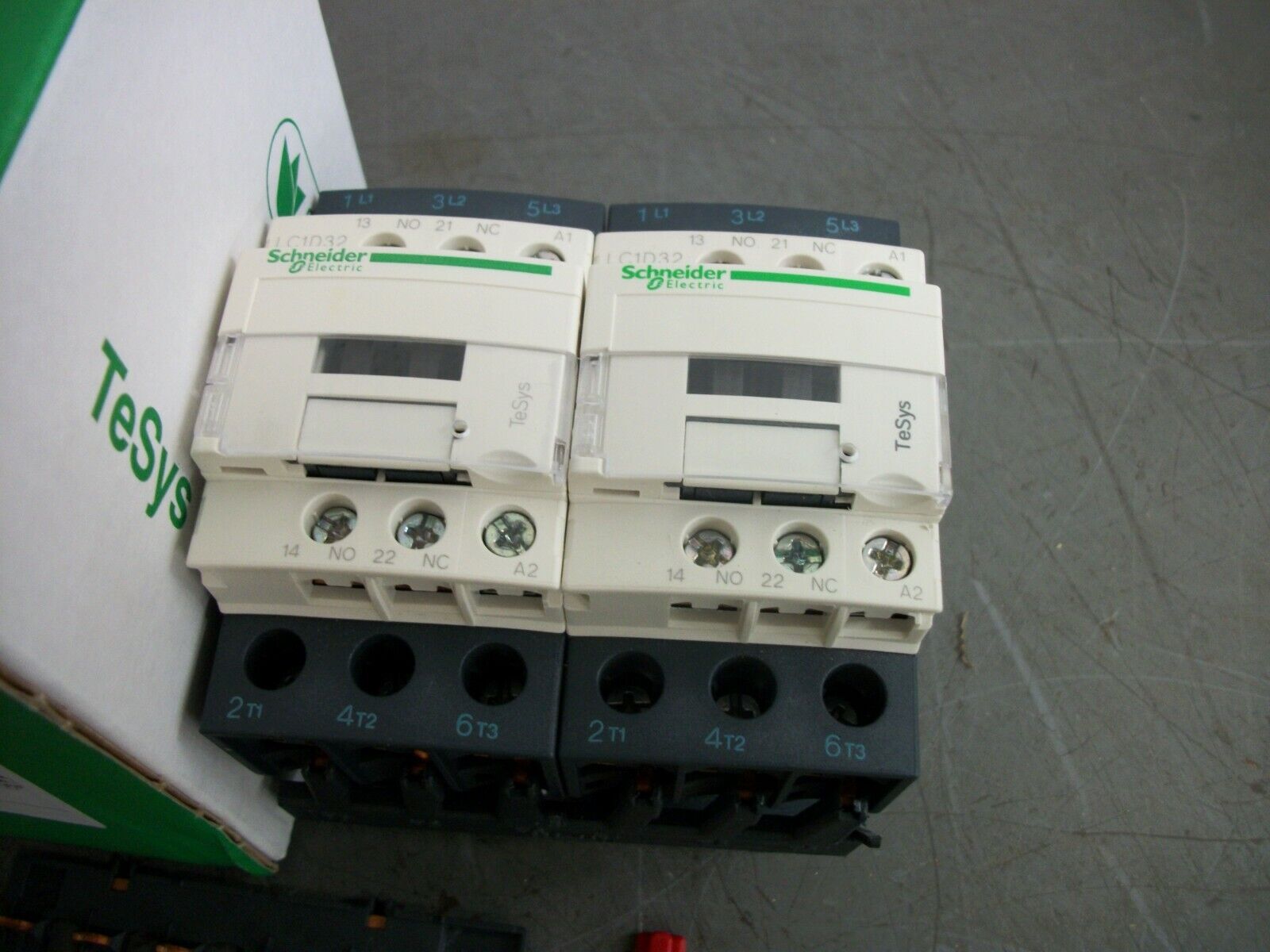 TELEMECANIQUE REV CONTACTOR LC2D32G7 25HP 3PH 600V 120V - TELEMECANIQUE REV