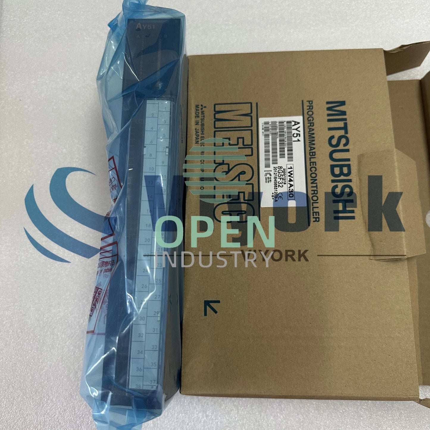 1PCS Mitsubishi AY51 PROGRAMMABLE CONTROLLER OUTPUT MODULE