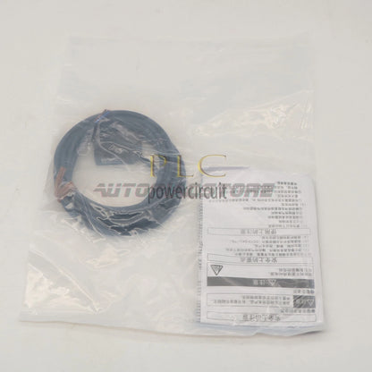 Omron E3ZG-D62 Photoelectric Sensor 2M 12-24VDC N ew 1PCS