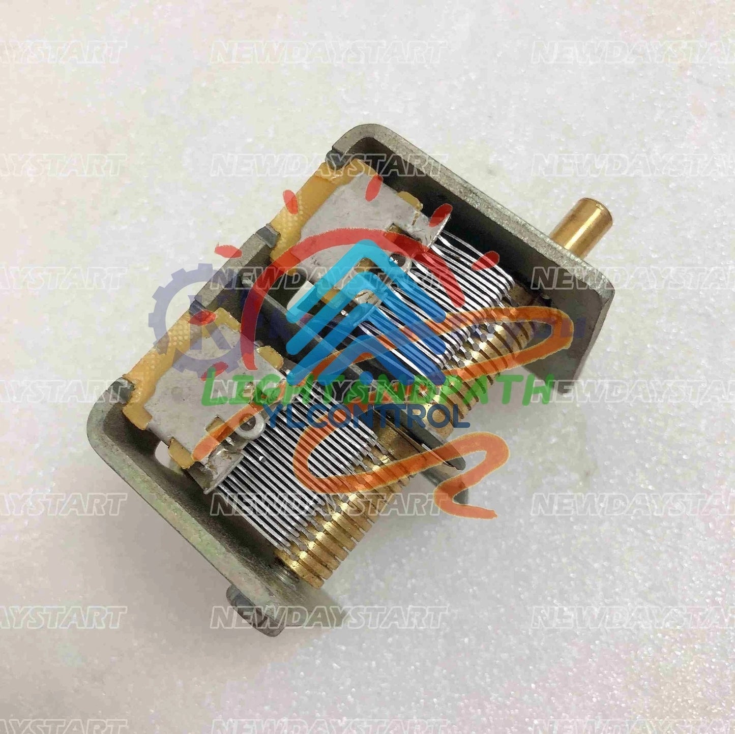 1pcs 365+365pF Broadcast Dual Gang Dual-unit Air Dielectric Variable Capacitor