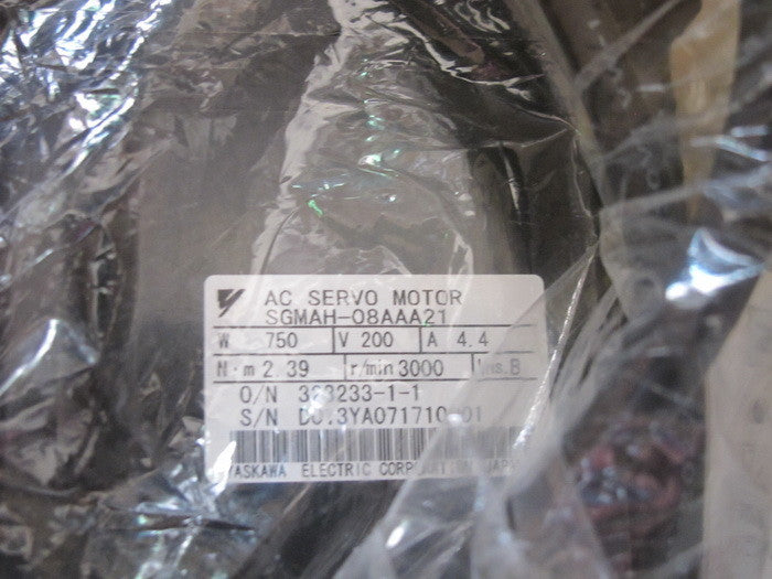 YASKAWA AC SERVO MOTOR SGMAH-08AAA21 750W 200V 4.4A 2.39N.M 3000r/m