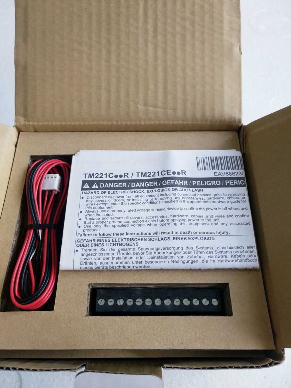 SCHNEIDER TM221C24R programmable controller - SCHNEIDER