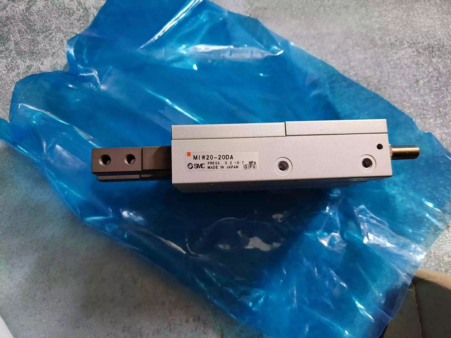 1PCS SMC MIW20-20DA - SMC