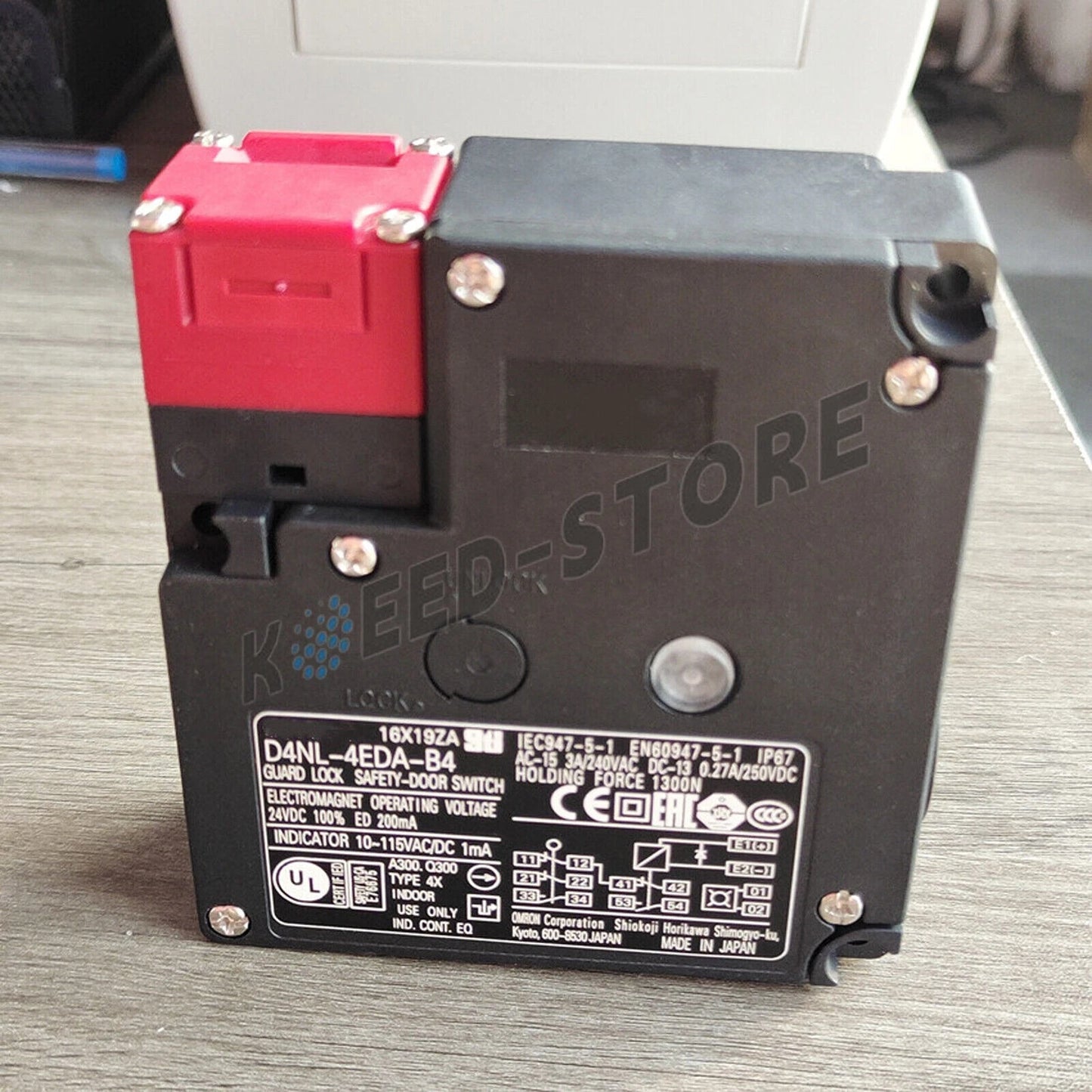 1PCS OMRON D4NL-4EDA-B4 electromagnetic lock safety door switch