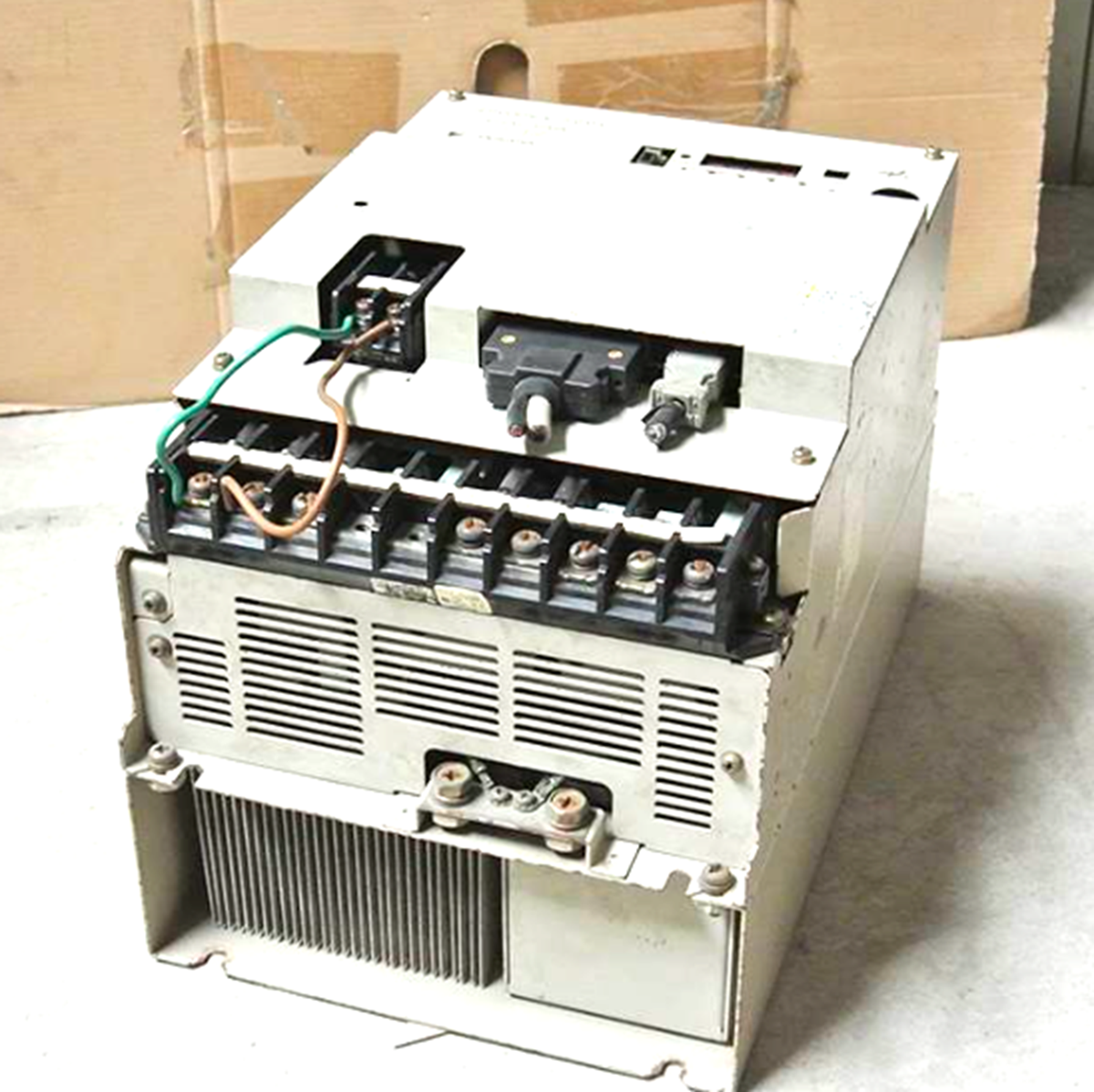Yaskawa SGDM-60ADA - YASKAWA