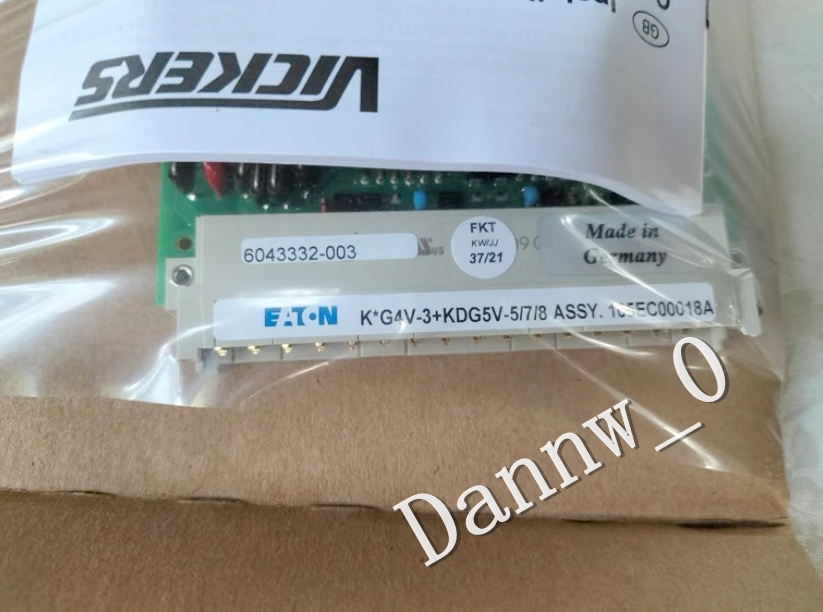 VICKERS EEA-PAM-523-A-33 proportional valve amplifier in box - VICKERS