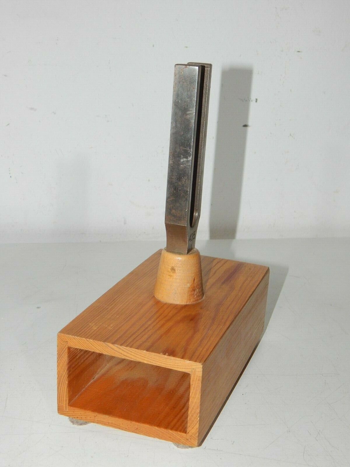 Used Diapason 435 Tuning Fork with Resonance Box for School Aid - DIAPASON