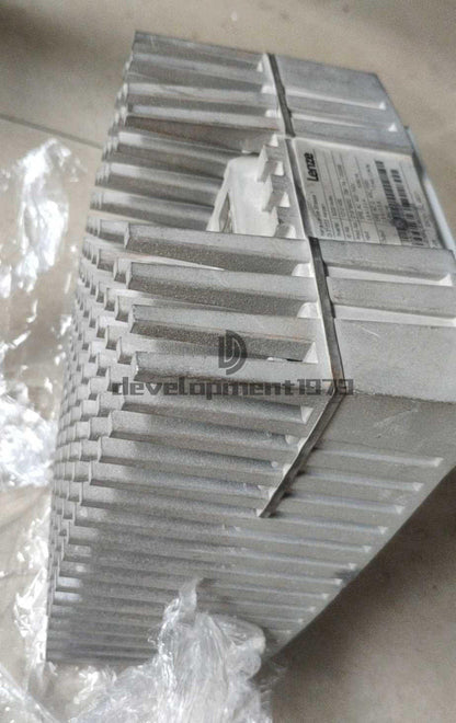 used ONE LENZE frequency converter E82MV152-4B001 - LENAZ