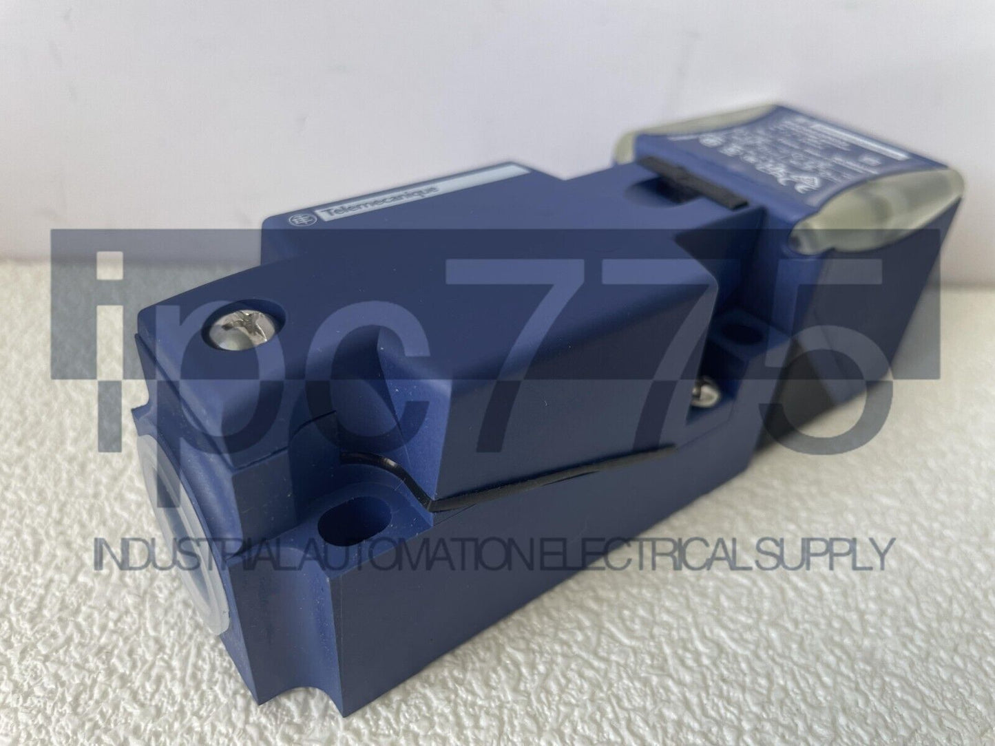 1PCS Schneider XS7C4A1DPG13 Proximity Switch Sensor - High-Quality Proximity Sensor Unit - SCHNEIDER