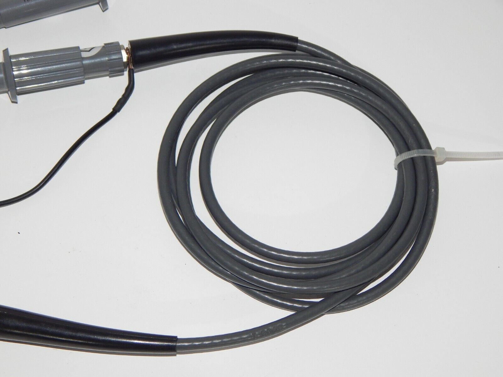 used Tektornix P6007 probe with accessories - TEKTORNIX