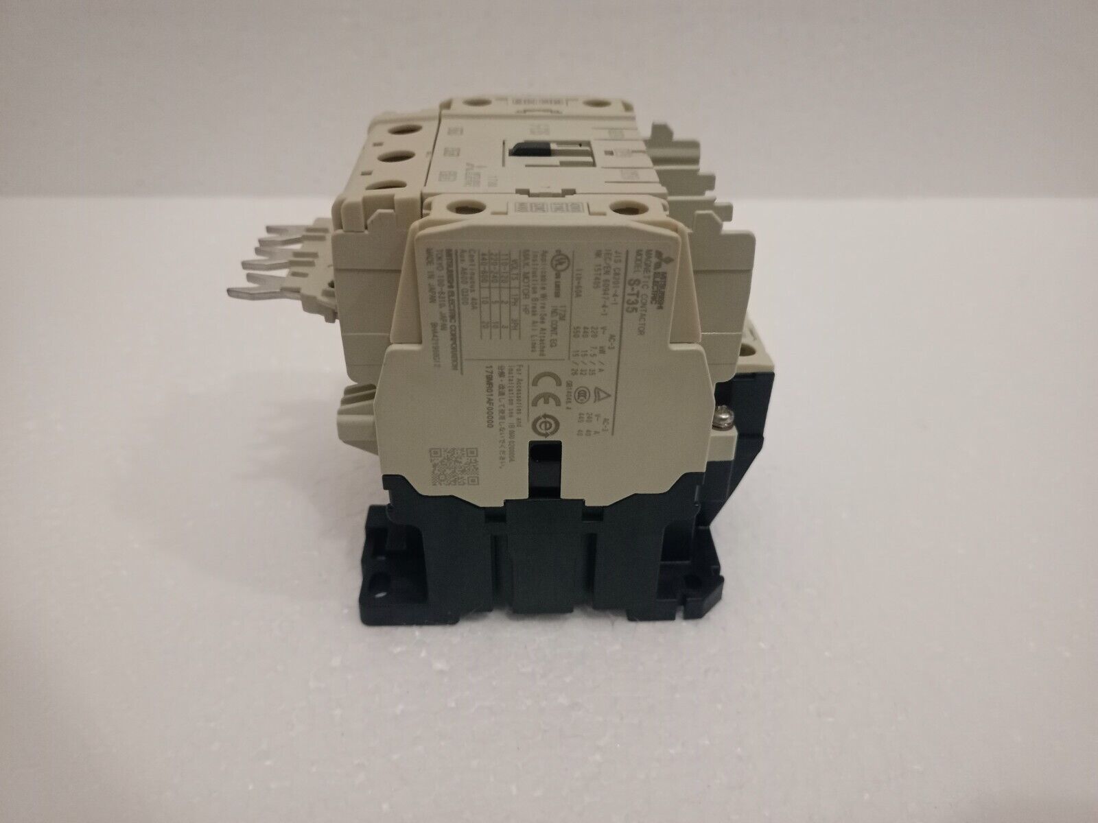 new MITSUBISHI T35 MAGNETIC CONTACTOR S-T35