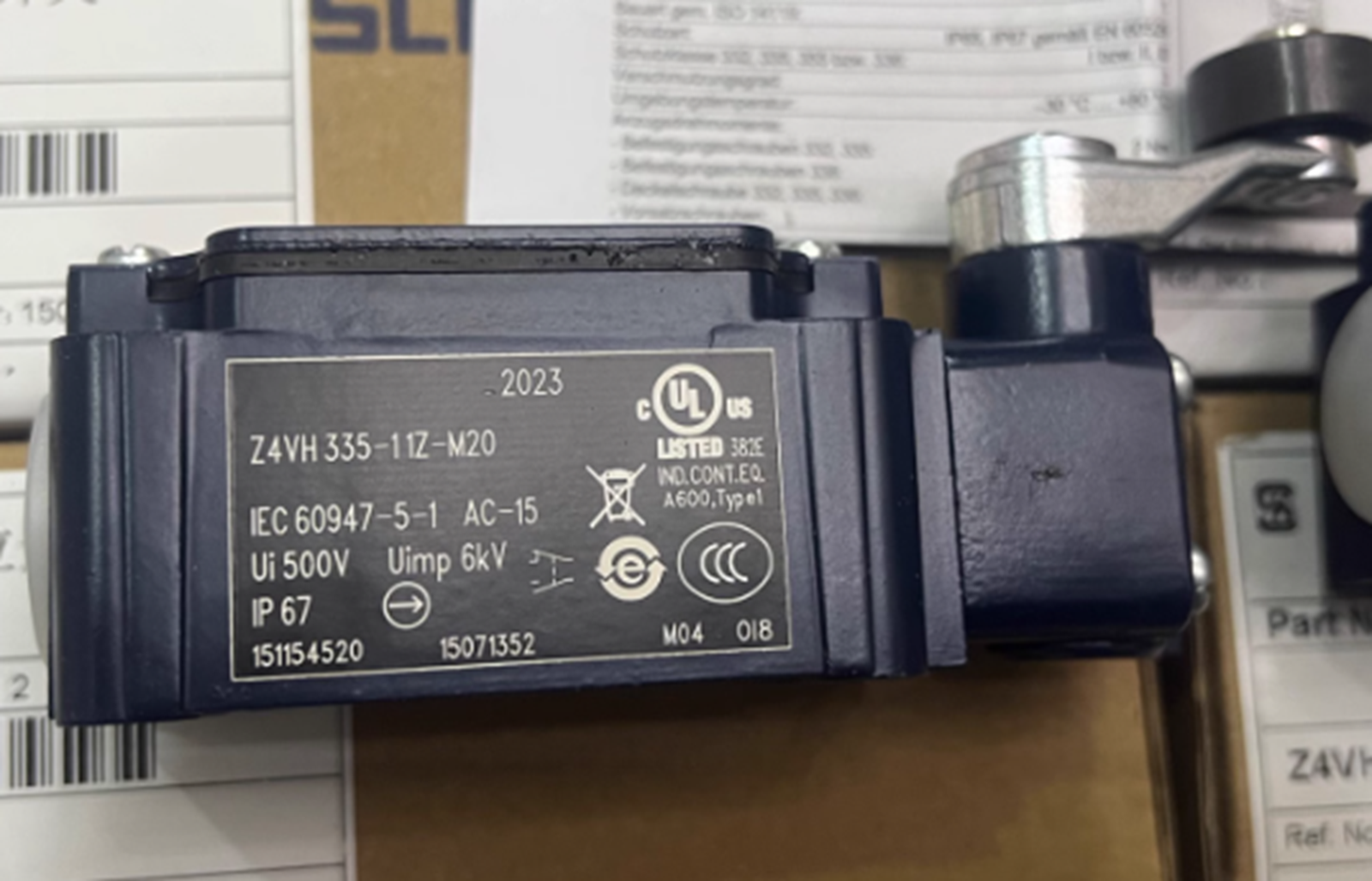 new  SCHMERSAL Z4VH335-11Z-M20 Limit Switch