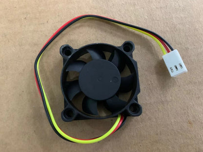 new 1PC YOUNG LIN 4010 12V 0.7W DFB401012M 3-wire cooling fan