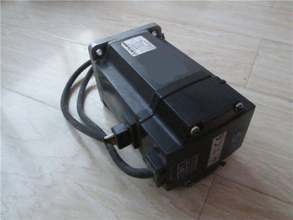 MITSUBISHI SERVO MOTOR HC-MFS73 SHIP - MITSUBISHI