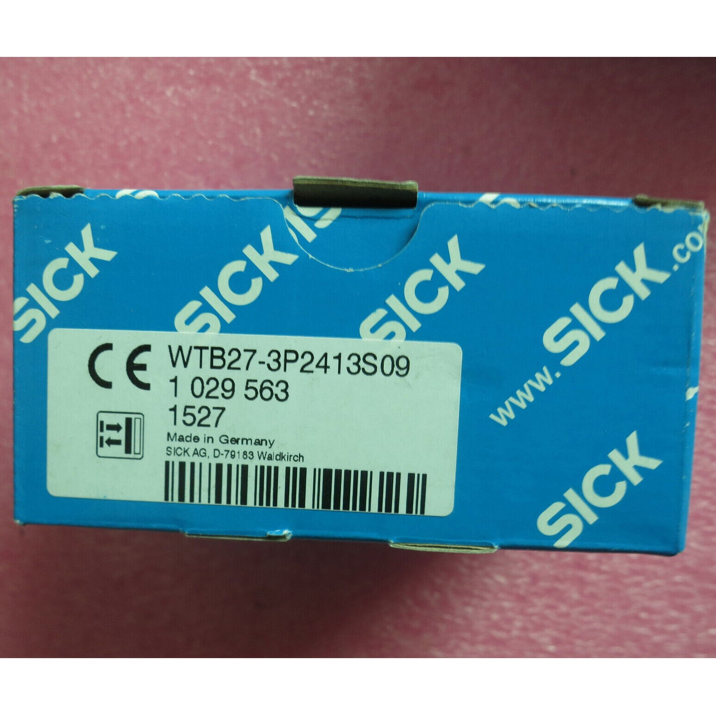 New One SICK WTB27-3P2413S09 Photoelectric Switch - SICK