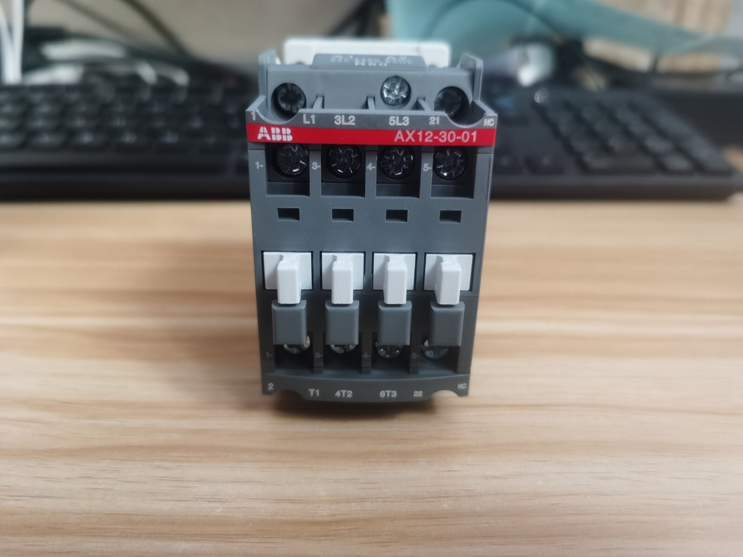 1PCS  ABB AX12-30-01 AX123001  AC Contactor 1NC