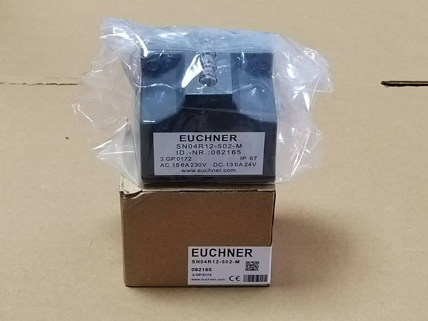 new EUCHNER SN04R12-502-M Limit Switch