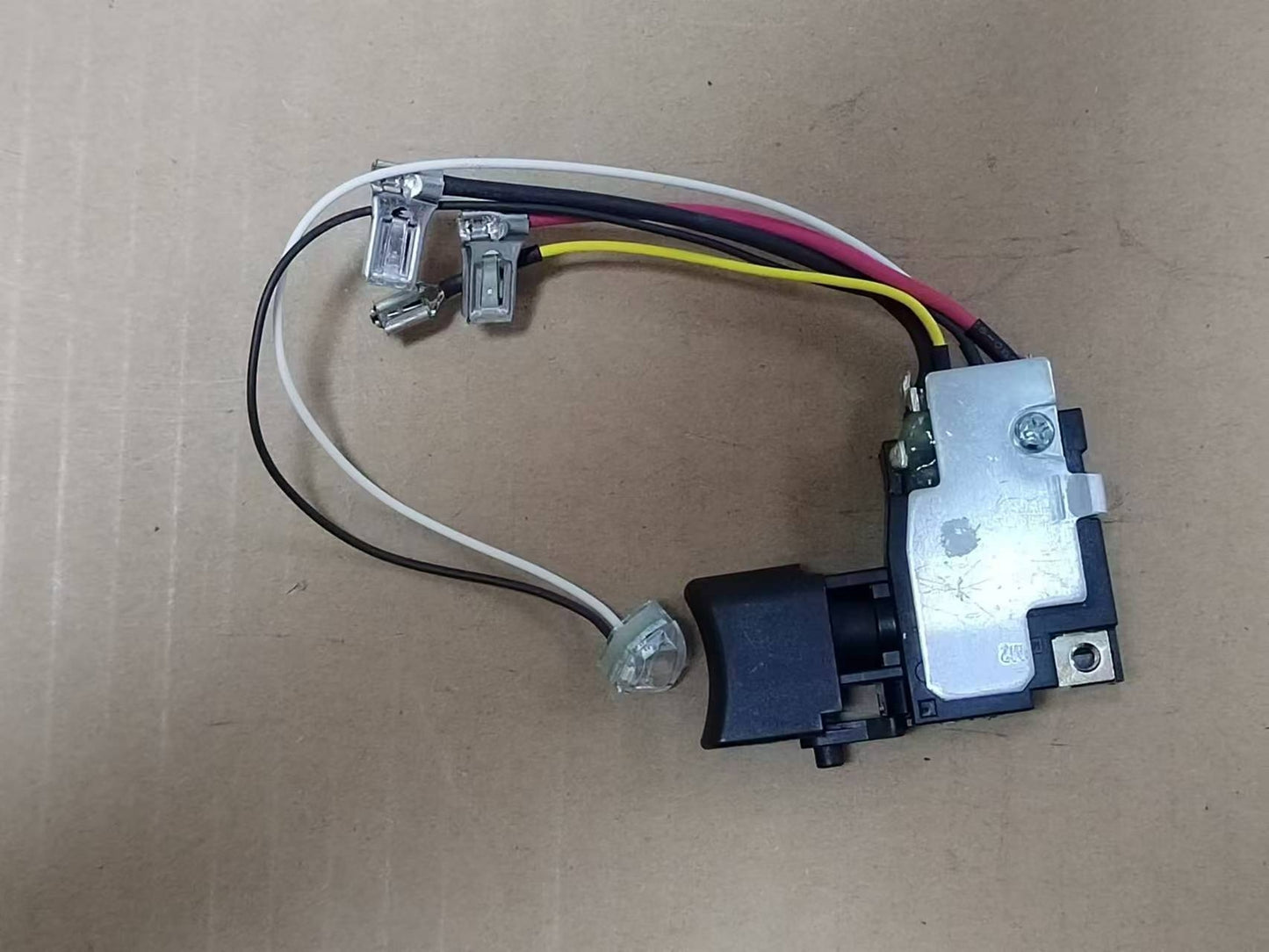 used 1PC Makita Switch 6507511 TG573FSB-8V DC18V 15A