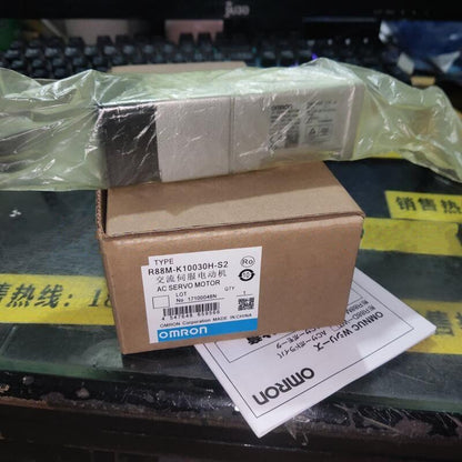 OMRON Servo Motor R88M-K10030H-S2 Fast Ship - OMRON