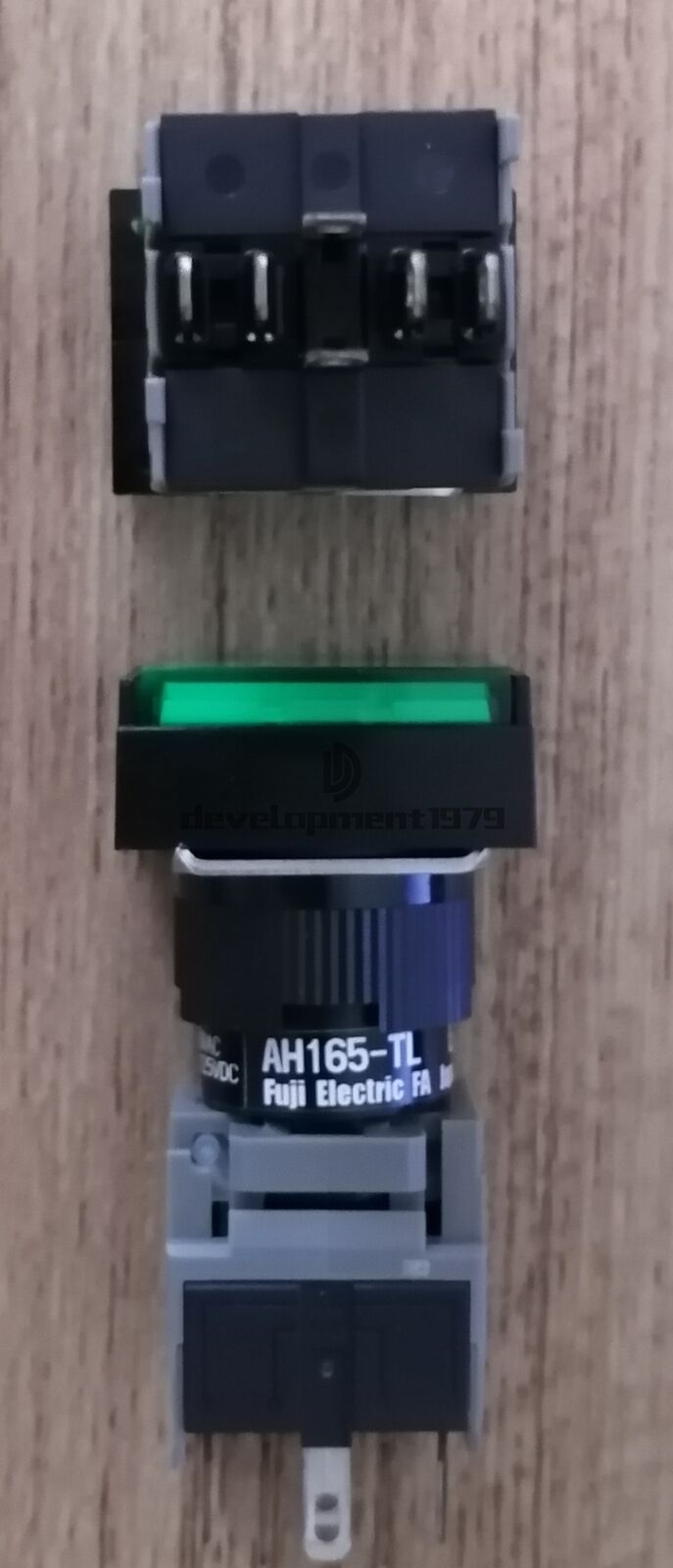 new 5PCS Green Pushbutton Command Switch 24VDC LED FUJI AH165-TLG11E3