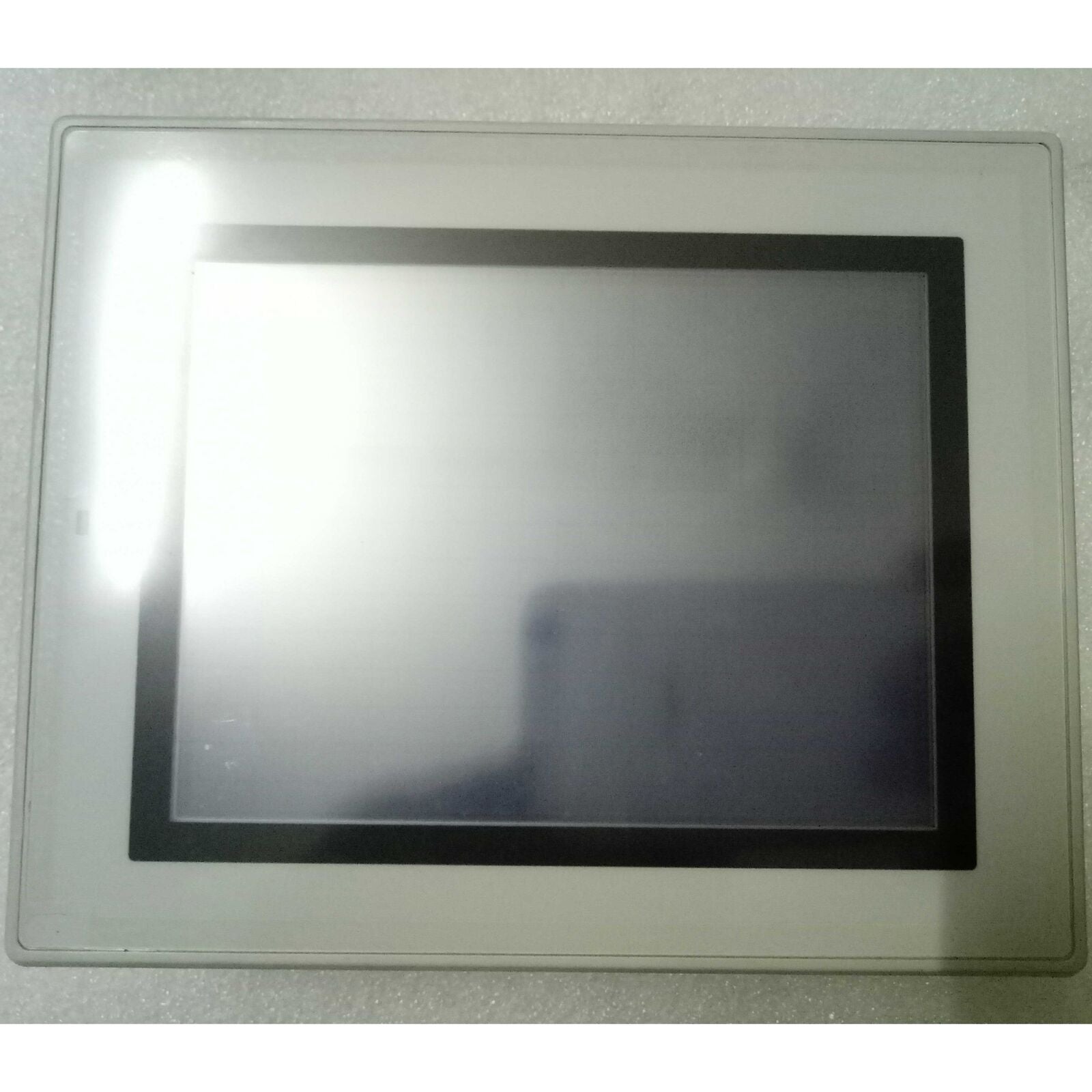 used KEYENCE VT3-Q5MW Touch Panel - KEYENCE