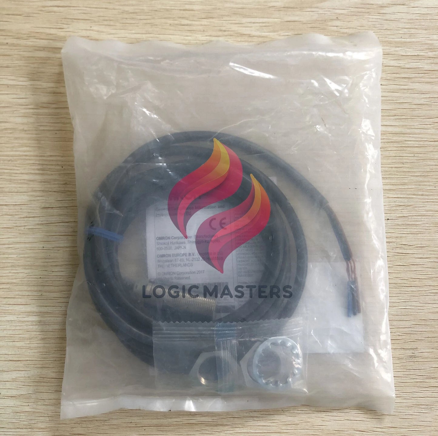 1PCS Omron Proximity Switch E2EM-X8C1 E2EMX8C1